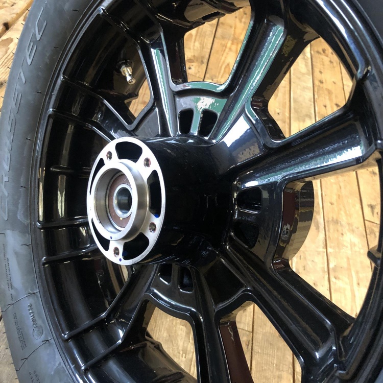 Indian Scout Bobber / Rogue wheels and tyres